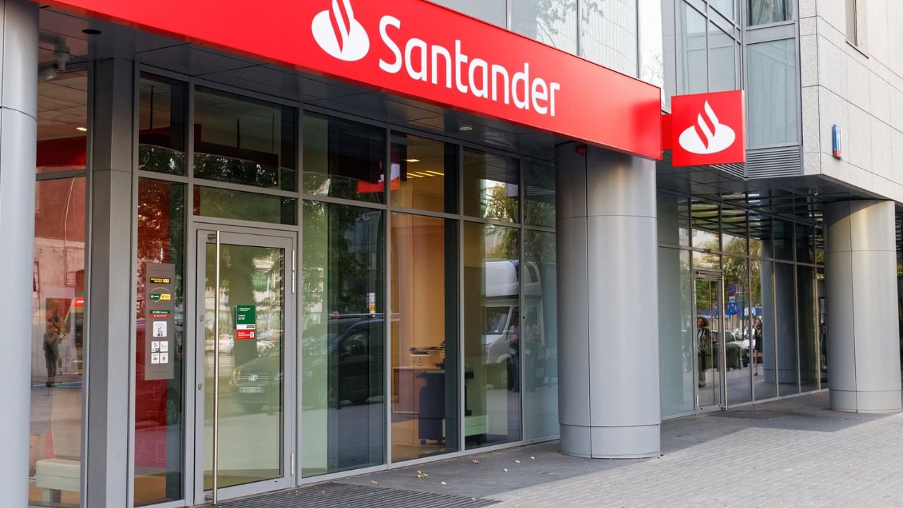 Santander closing 76 banks across UK in 2025